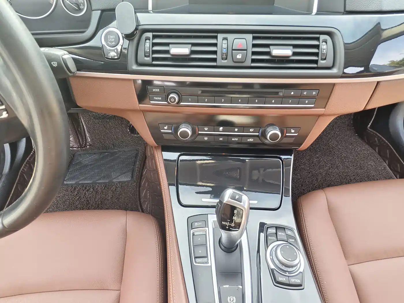BMW 5 Series 2017 520Li Classic Edition фото 19