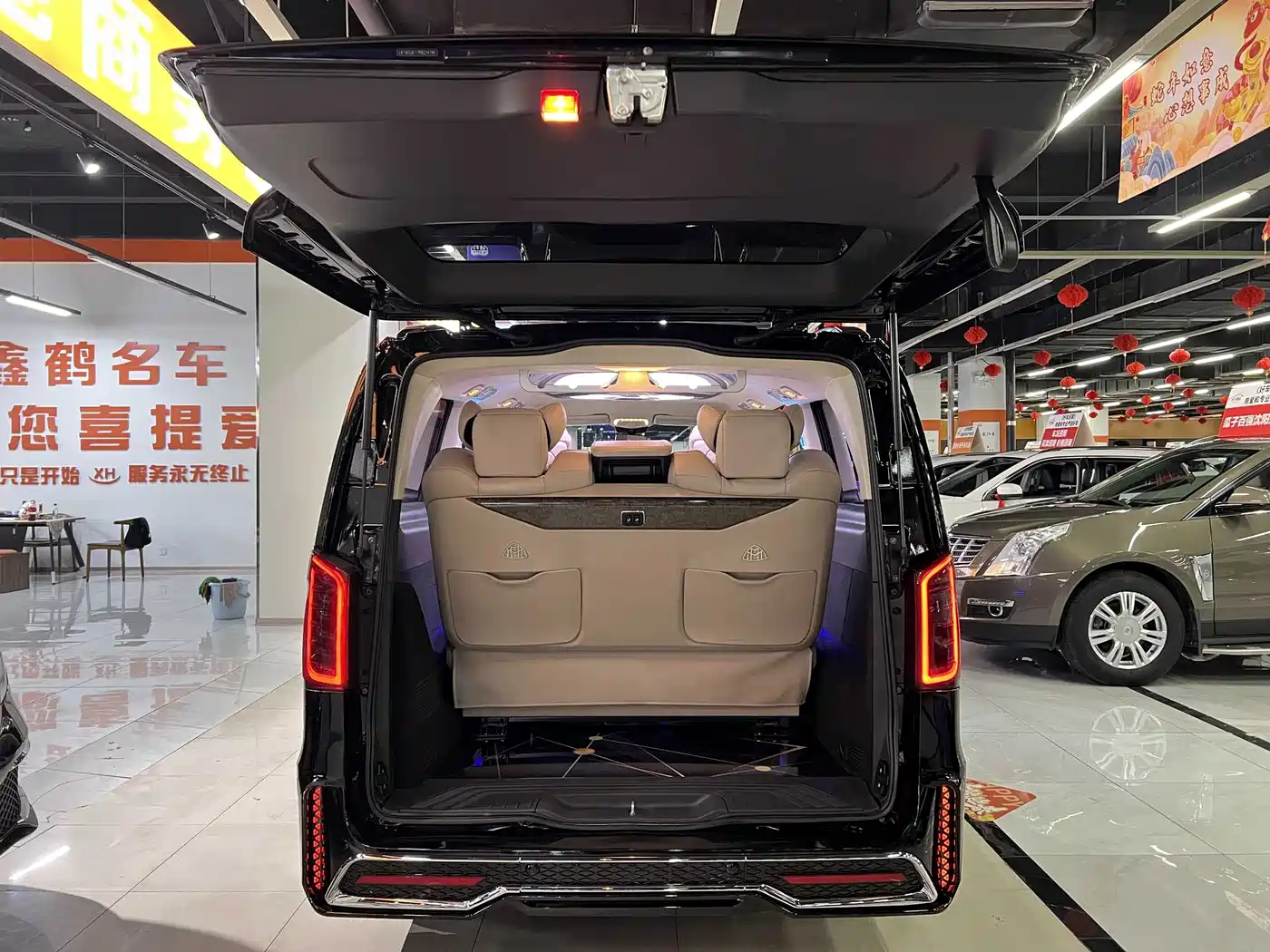 Mercedes-Benz Vito 2023 2.0T Elite 7-Seater фото 18