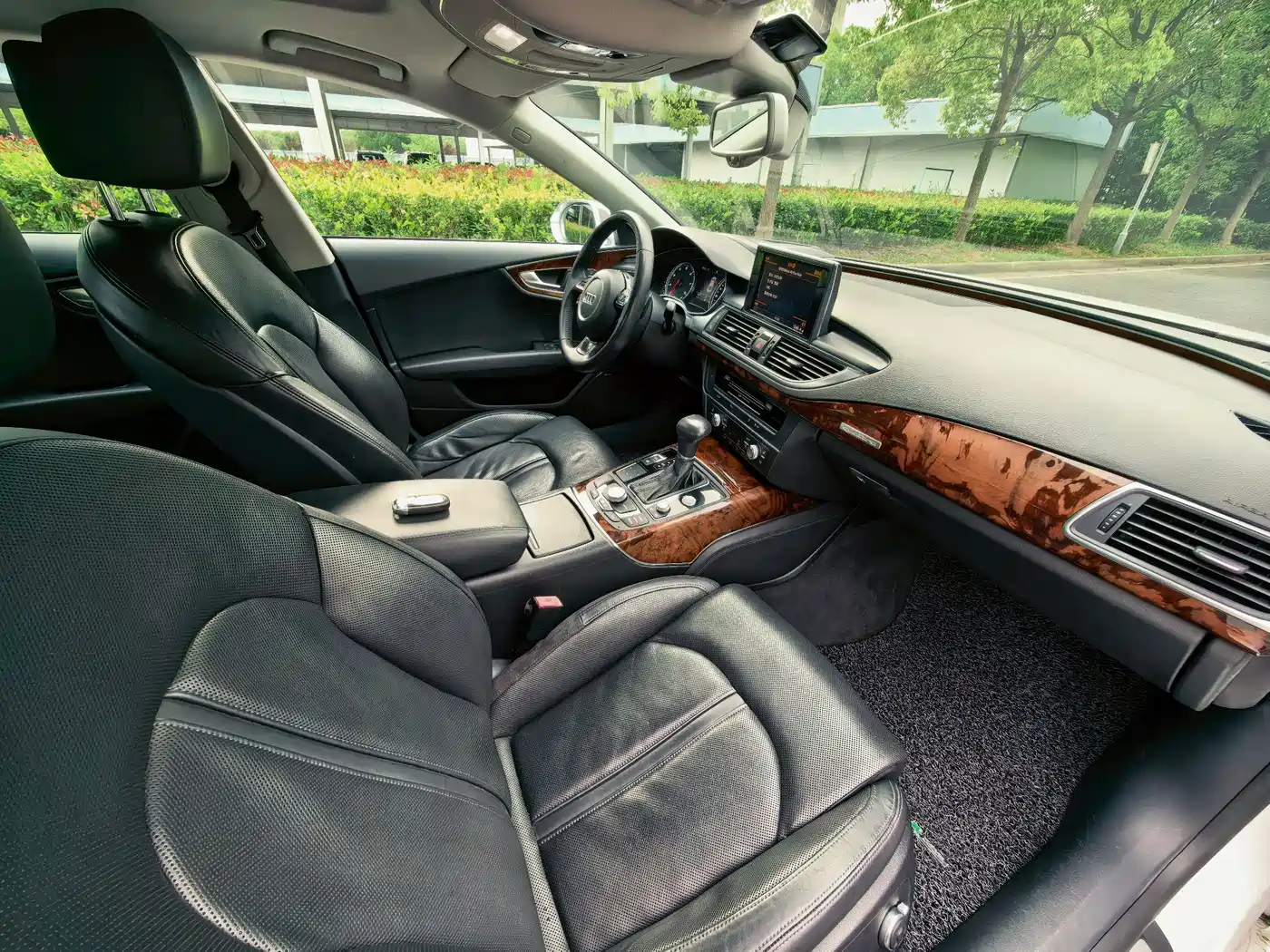 Audi A7 2012 3.0TFSI quattro Luxury Model фото 7