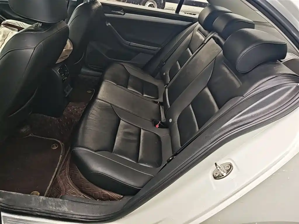 Volkswagen Sagitar 2015 230TSI Automatic Comfort фото 17