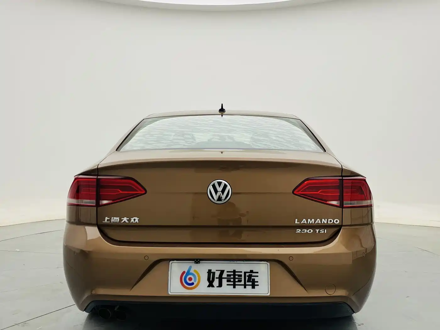Volkswagen Lamando 2015 230TSI DSG Style фото 6
