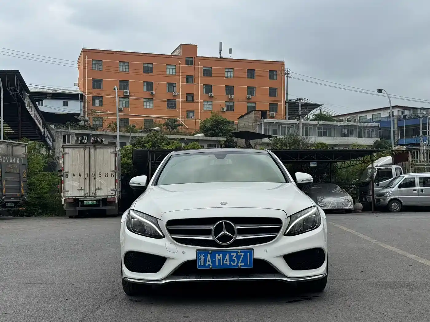 Mercedes-Benz C-Class 2017 Facelift C 200 L Sport Edition фото 2
