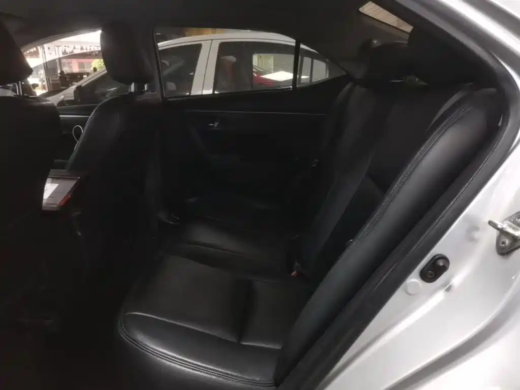 Toyota Corolla 2014 1.6L CVT GL фото 17
