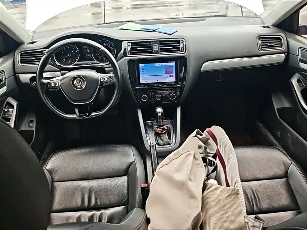 Volkswagen Sagitar 2015 230TSI Automatic Comfort фото 10