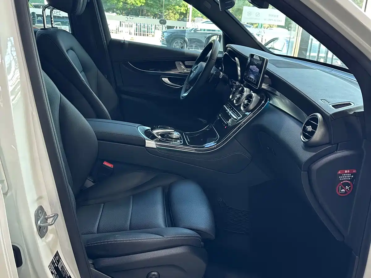 Mercedes-Benz GLC 2019 GLC 260 L 4MATIC Luxury фото 15