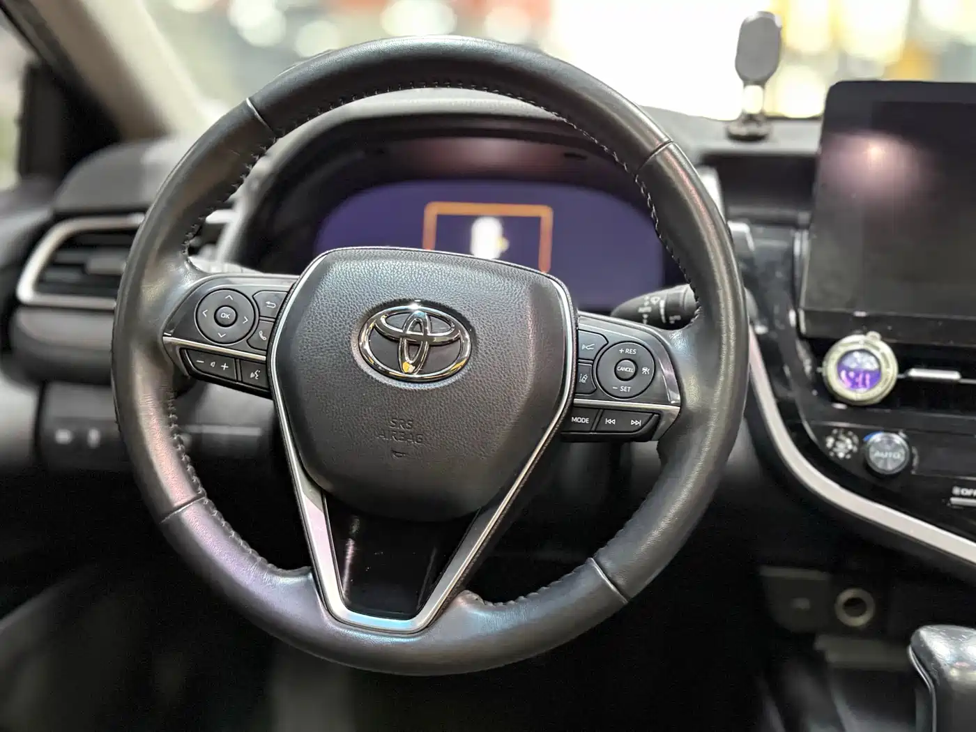Toyota Camry 2021 Hybrid 2.5HG Luxury Edition фото 14