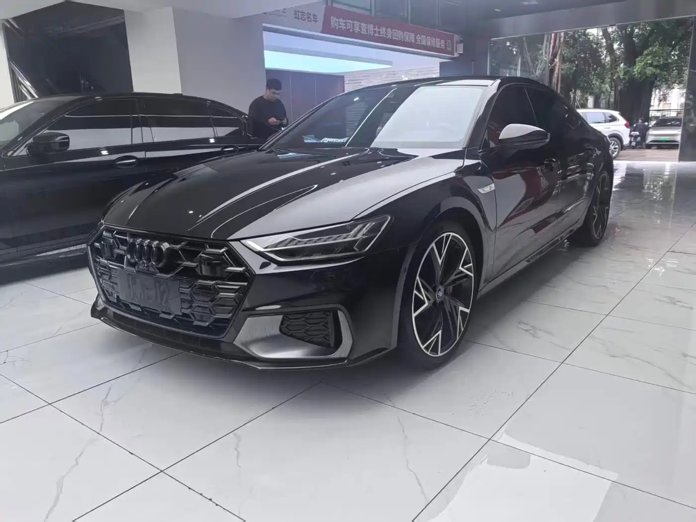 Audi A7L 2024 45 TFSI quattro S-line Black Warrior Edition