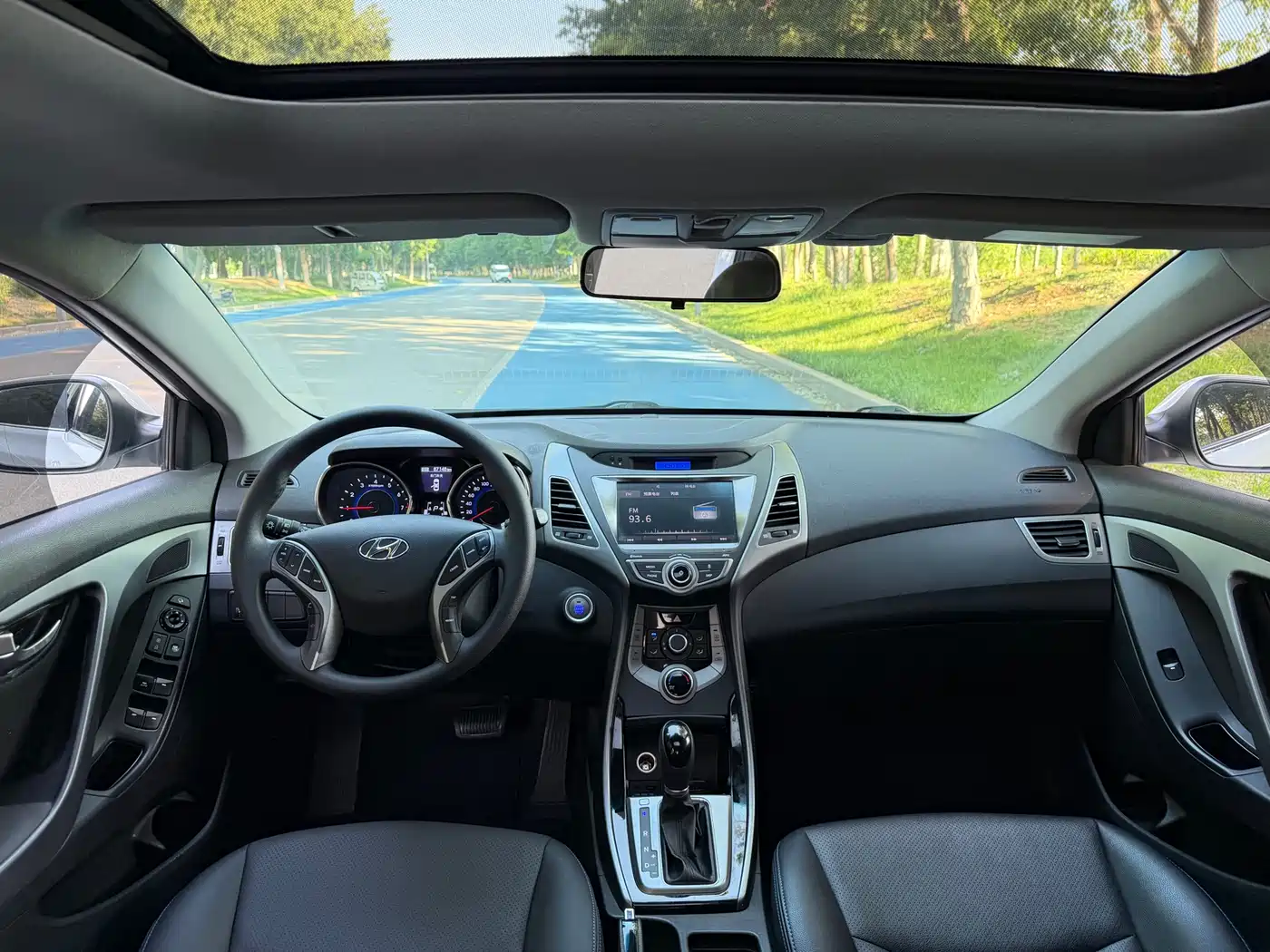Hyundai Langdong 2015 1.6L Auto Premium фото 16