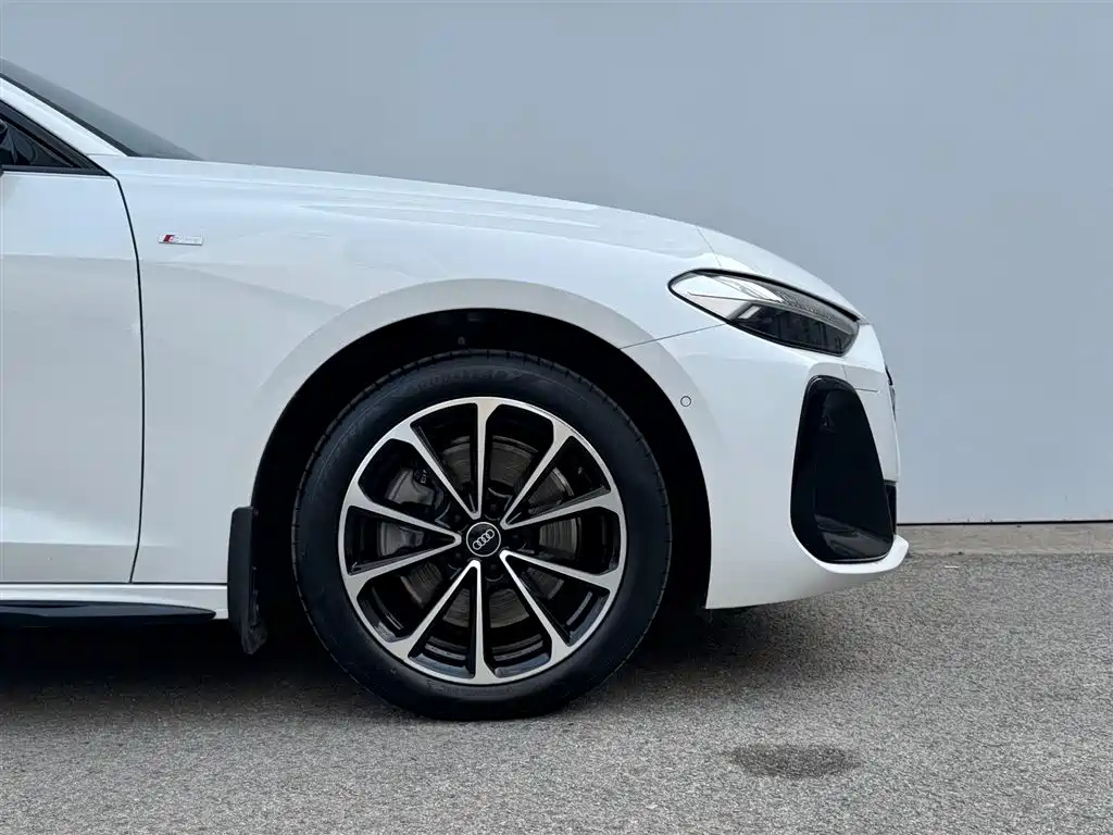 Audi A5L 2025 2.0T Sport Edition Plus фото 2