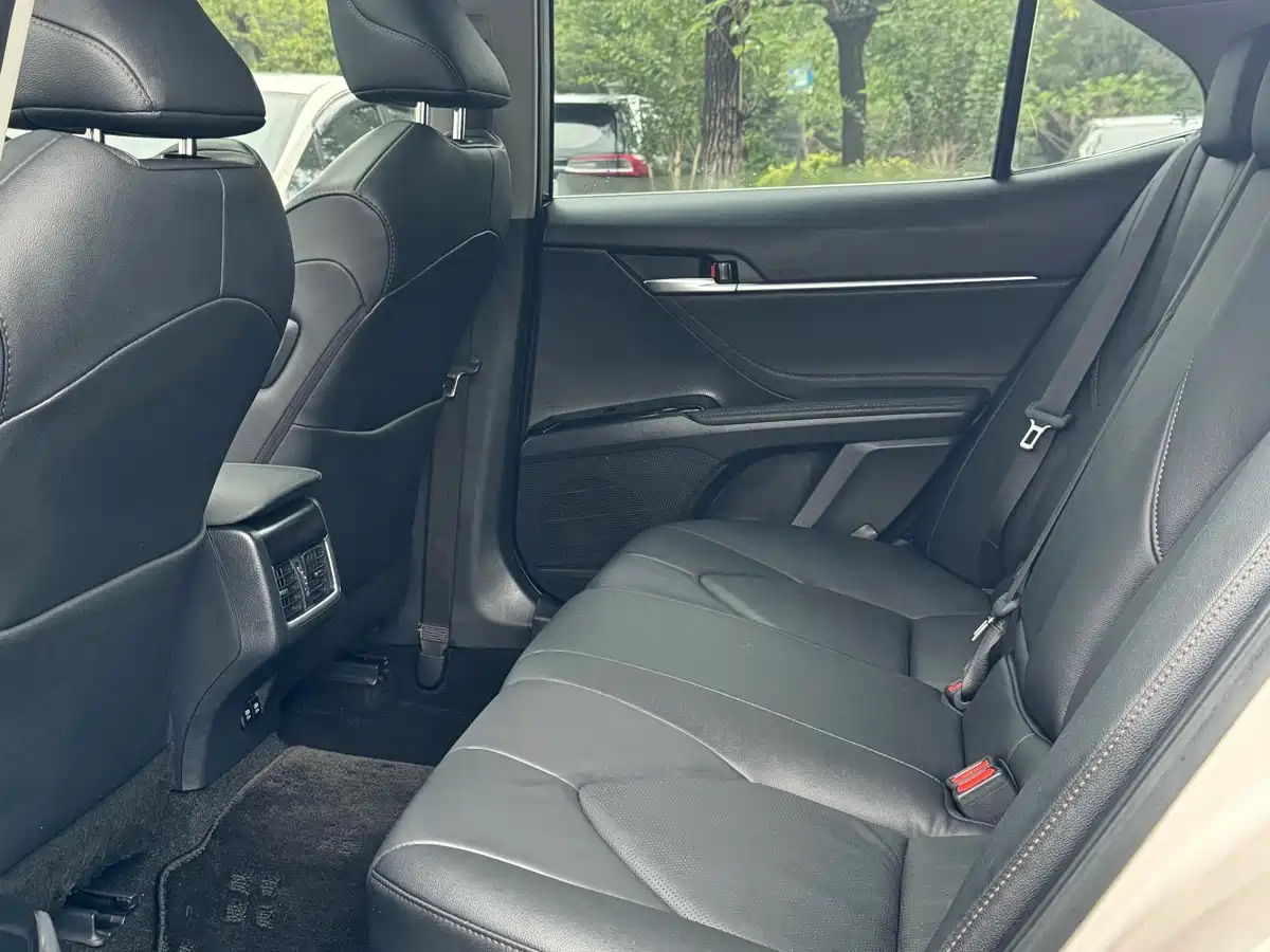 Toyota Camry 2023 2.0G Luxury Edition фото 6