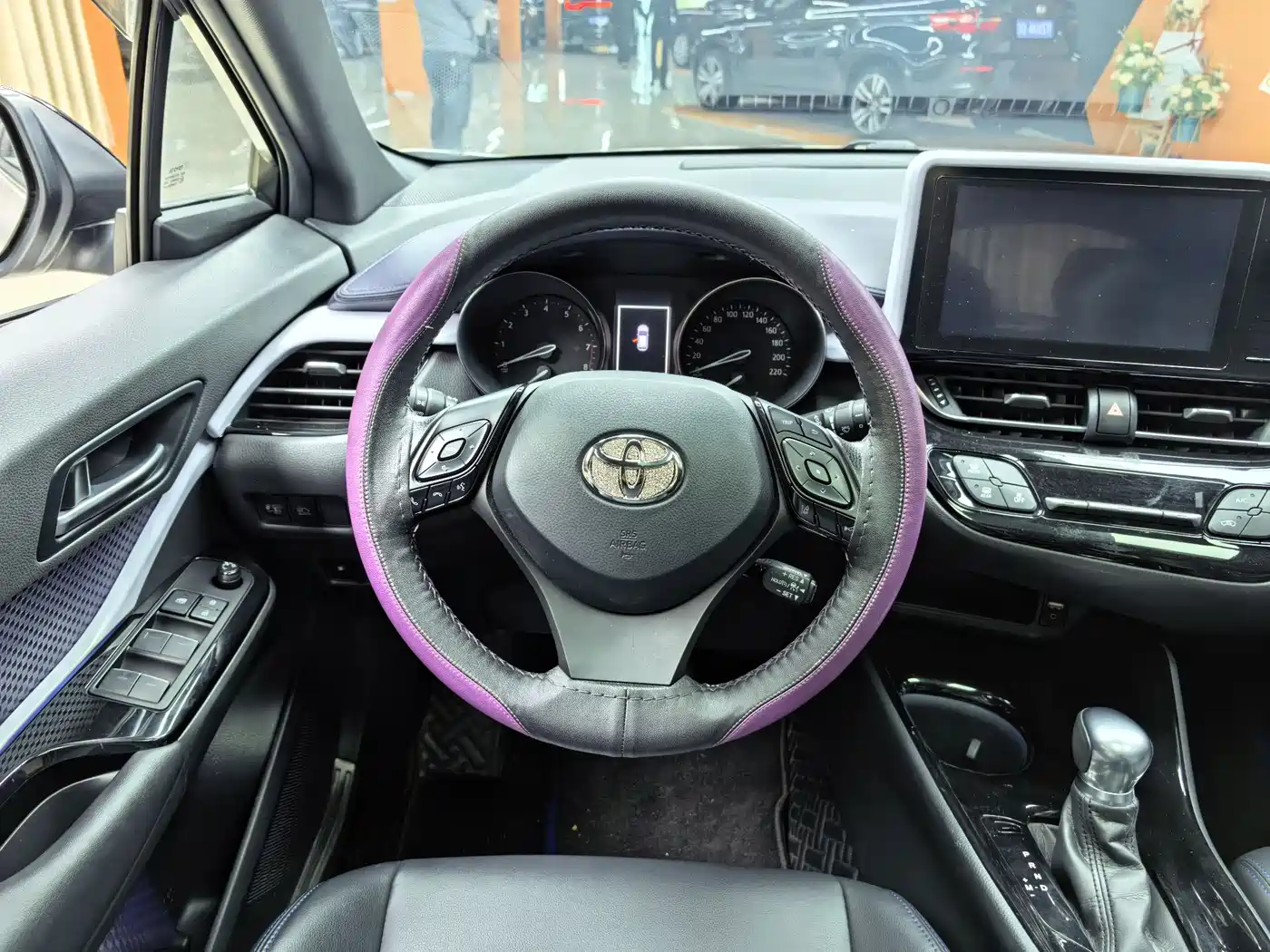 Toyota C-HR 2020 Model 2.0L Comfort фото 10