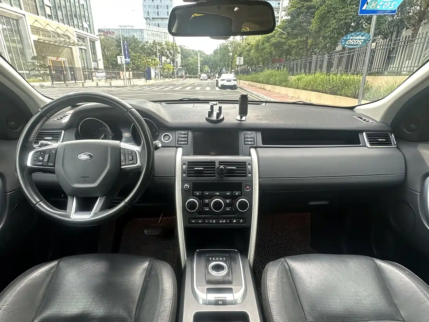 Land Rover Discovery Sport 2016 2.0T HSE фото 10