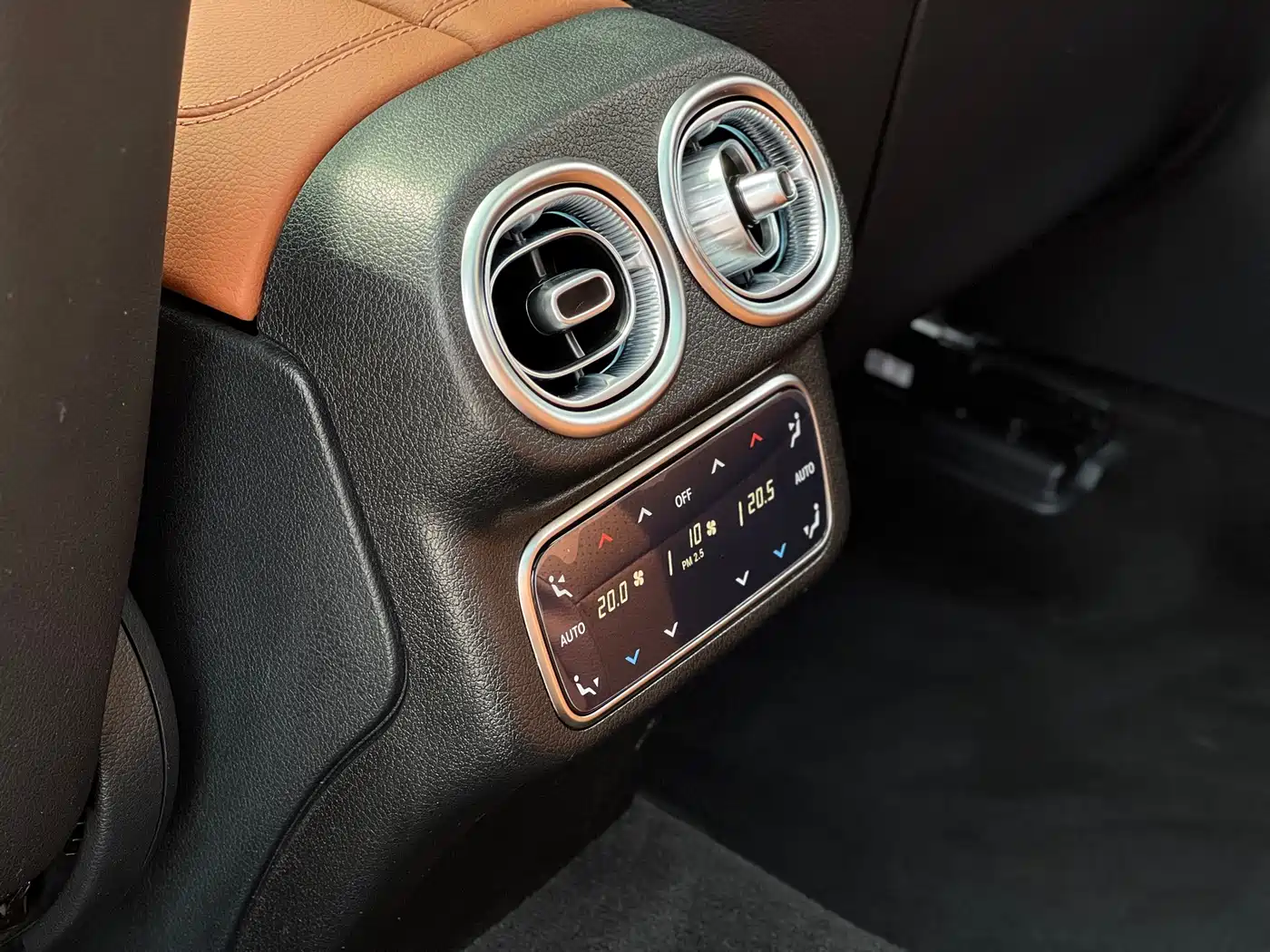 Mercedes-Benz GLC 2024 GLC 260 L 4MATIC Luxury 5-seater фото 15