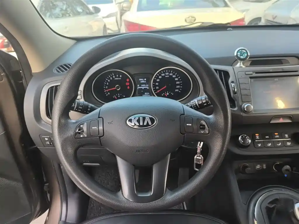 Kia Sportage 2015 2.0L Manual 2WD GL фото 11