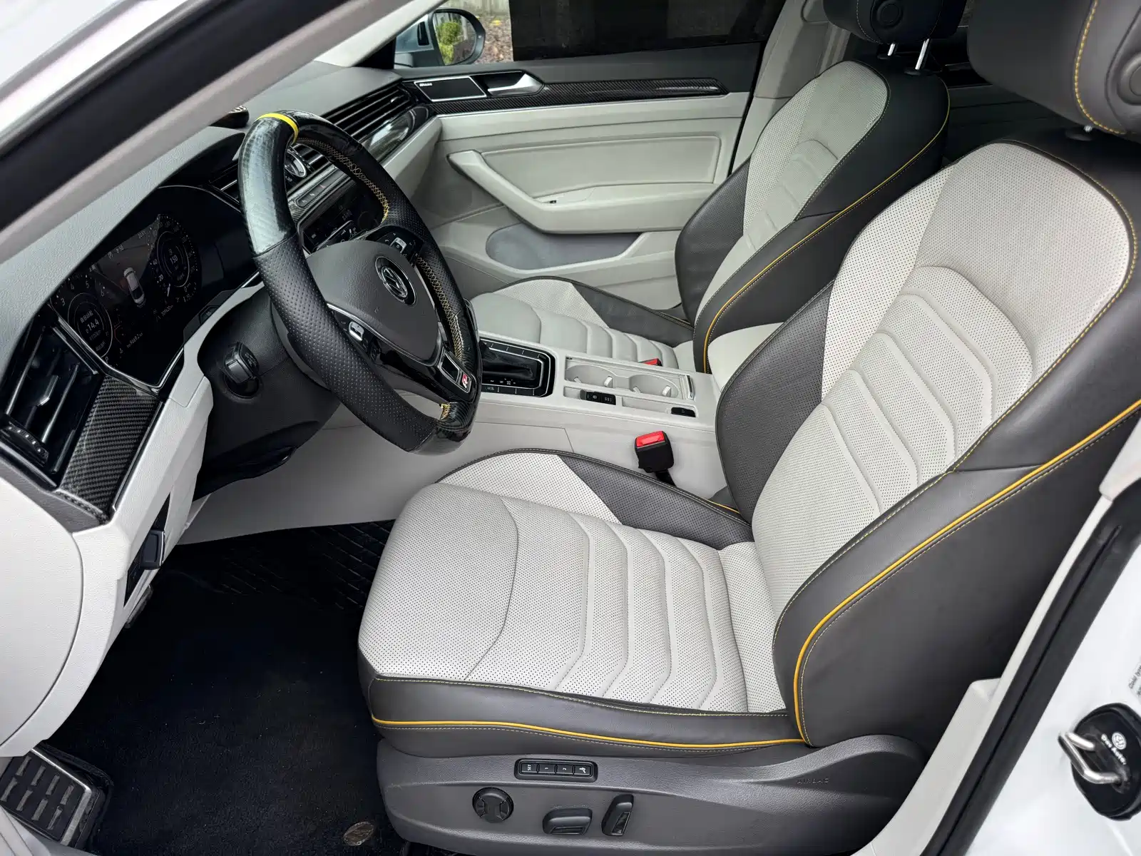 Photo 5 - Volkswagen CC