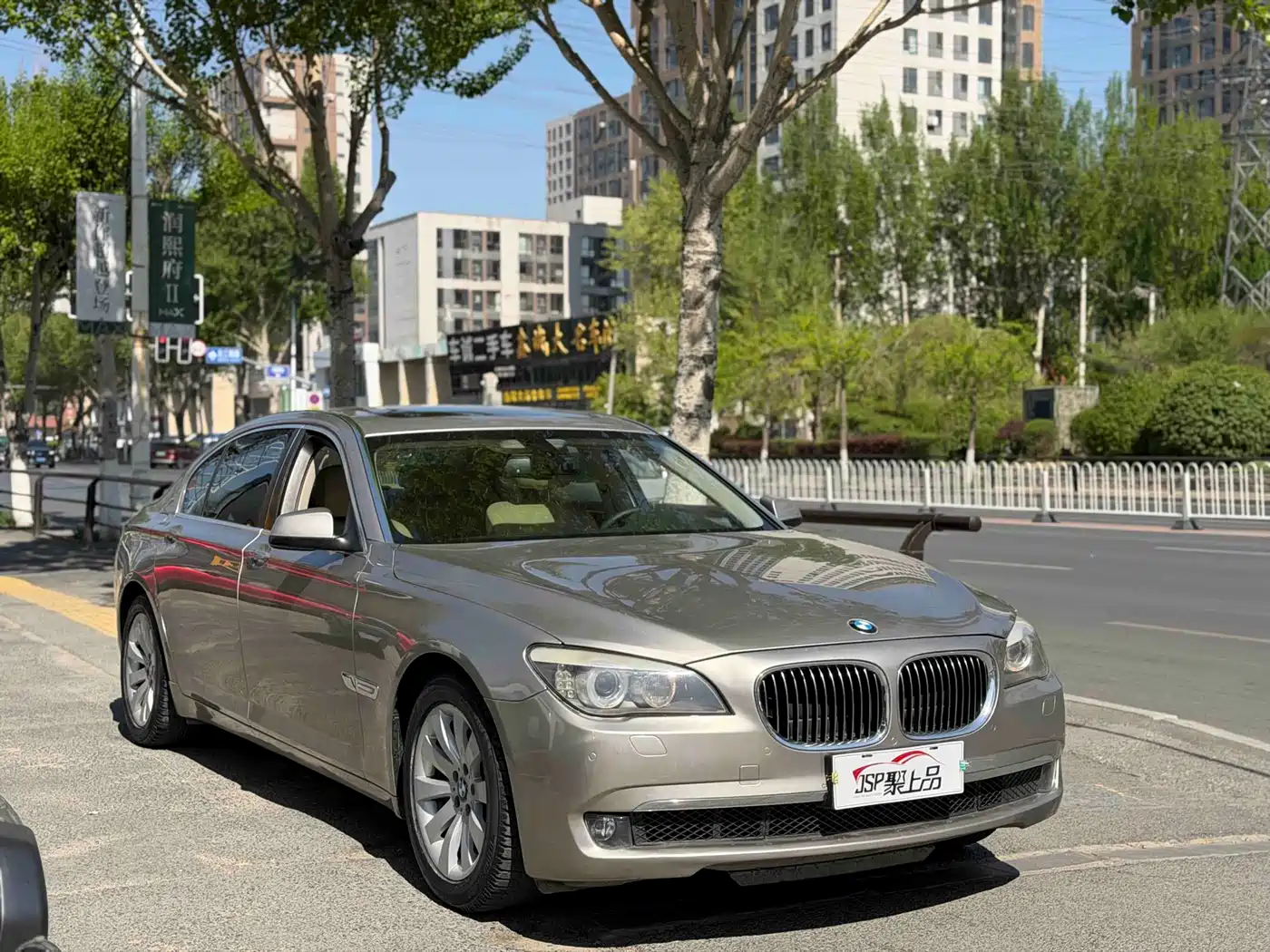 BMW 7 Series 2009 740Li Premium фото 3