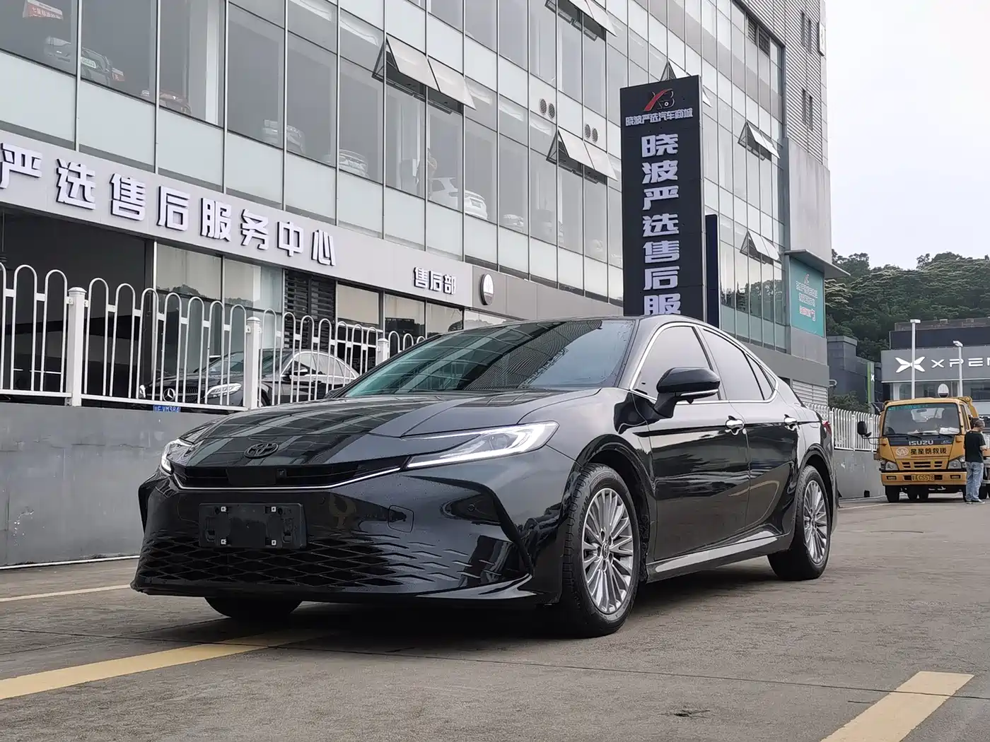 Toyota Camry 2024 2.0G Premium Edition