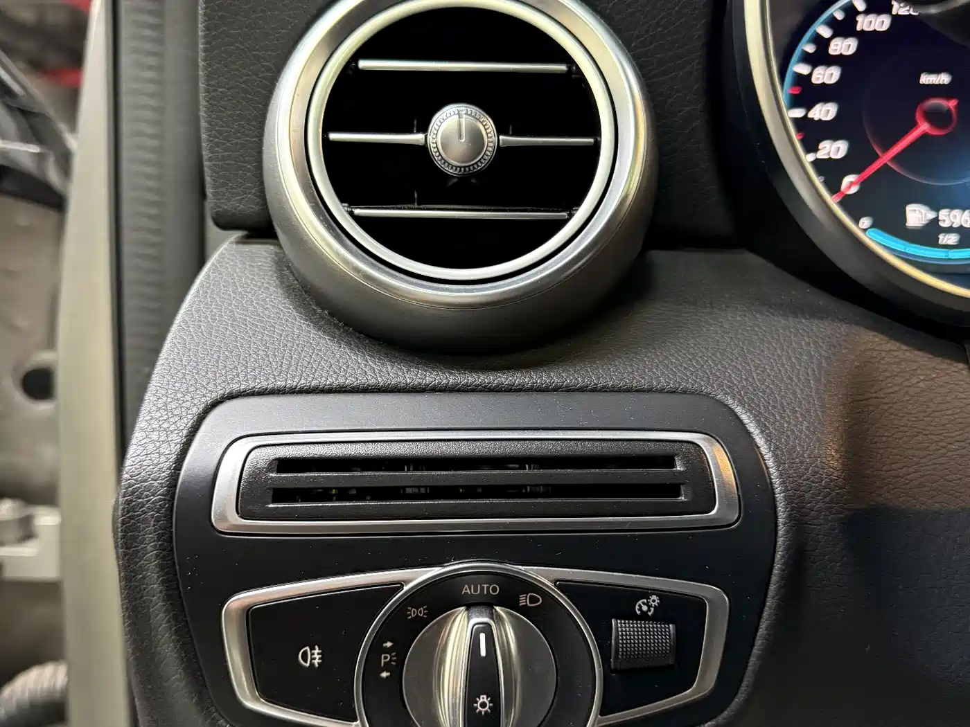 Mercedes-Benz GLC 2020 GLC 260 L 4MATIC Luxury фото 24