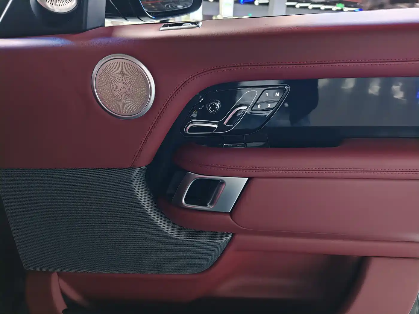 Land Rover Range Rover 2019 3.0 SC V6 Golden Age Edition фото 9