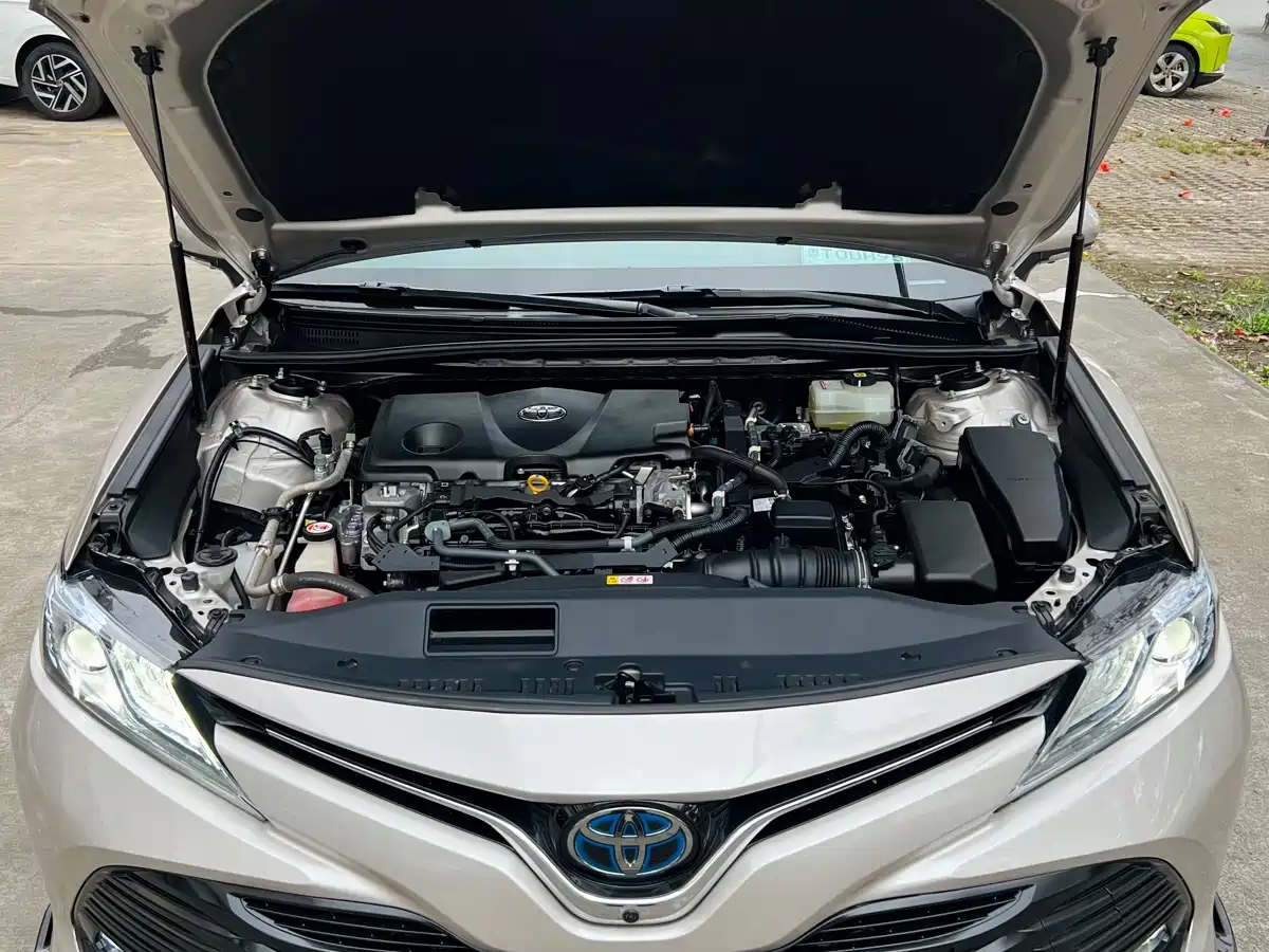 Toyota Camry 2019 Facelift Hybrid 2.5HG Luxury Edition фото 12