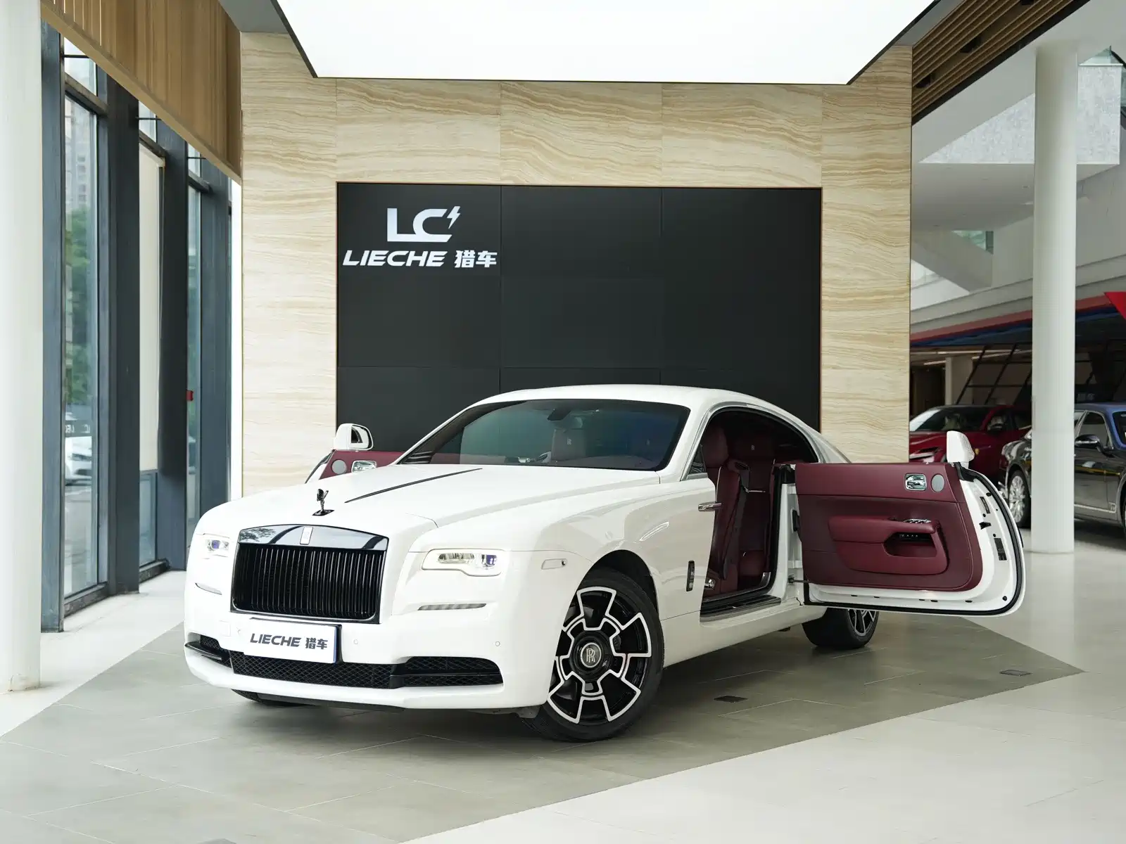 Фото 2 - Rolls-Royce Wraith