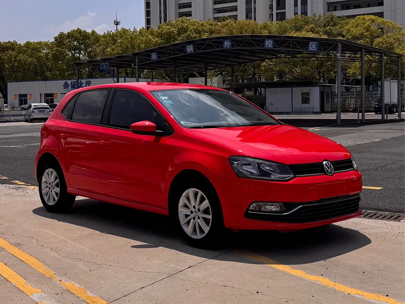 Volkswagen Polo 2014 1.6L Automatic Comfort Edition фото 3