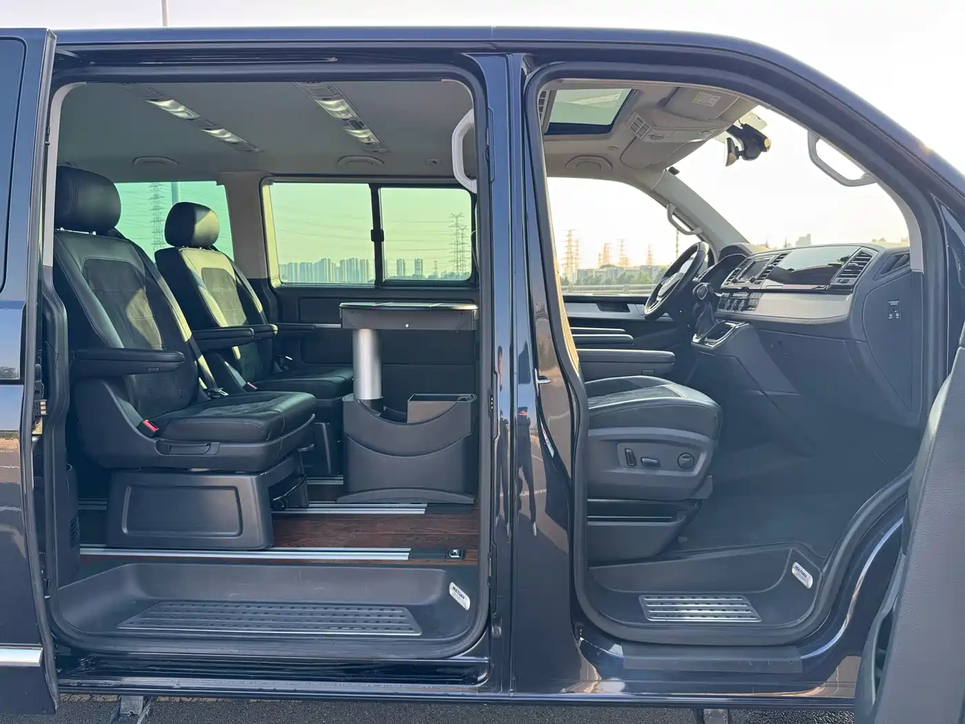 Volkswagen Multivan 2018 2017 2.0TSI AWD Premium Edition 7-Seater