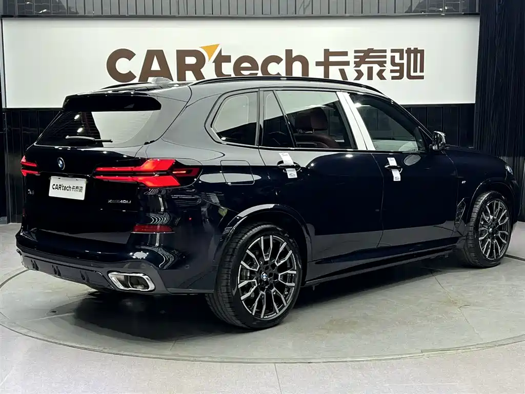 BMW X5 2025 Model xDrive 40Li M Sport Blackout Package фото 5