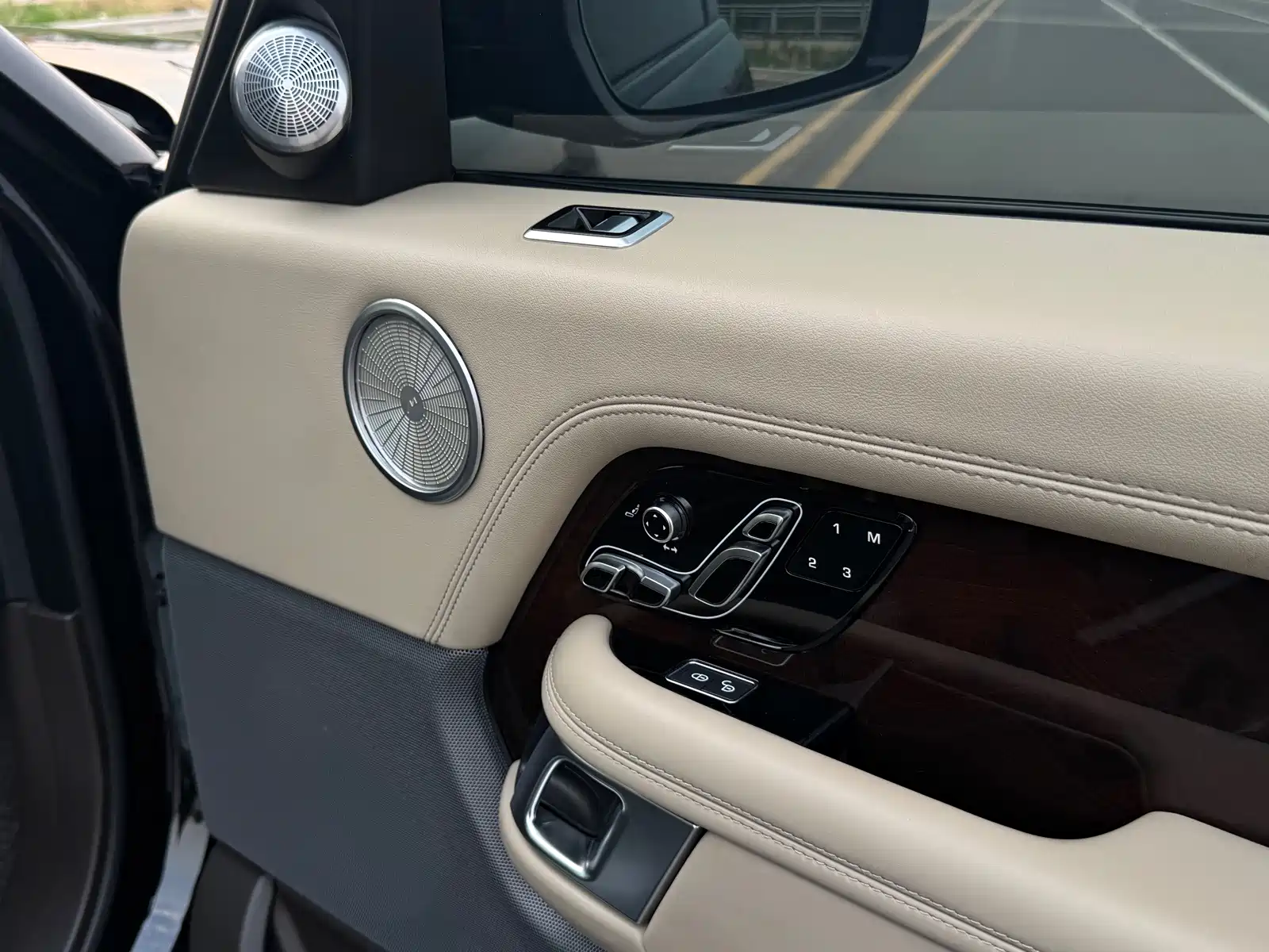 Фото 24 - Land Rover Range Rover