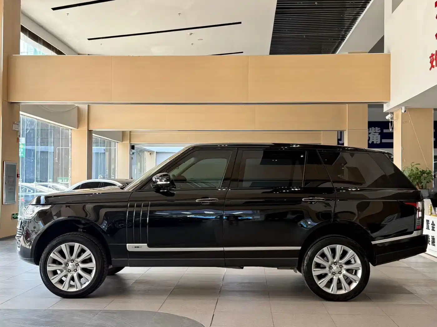 Land Rover Range Rover 2015 2015 3.0 SC V6 Vogue SE Genesis Extended Edition