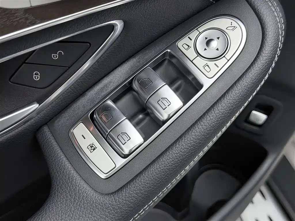 Mercedes-Benz GLC 2020 Facelift GLC 300 L 4MATIC Dynamic фото 36