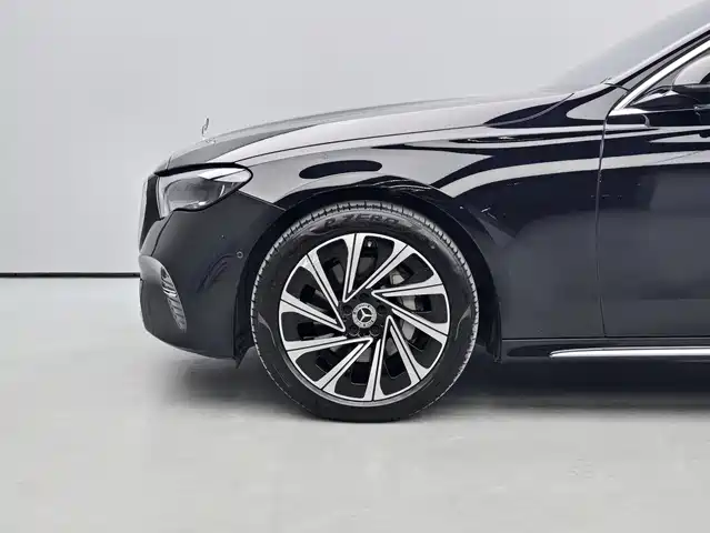 Mercedes-Benz E-Class 2025 E 300 L Luxury — фото 3