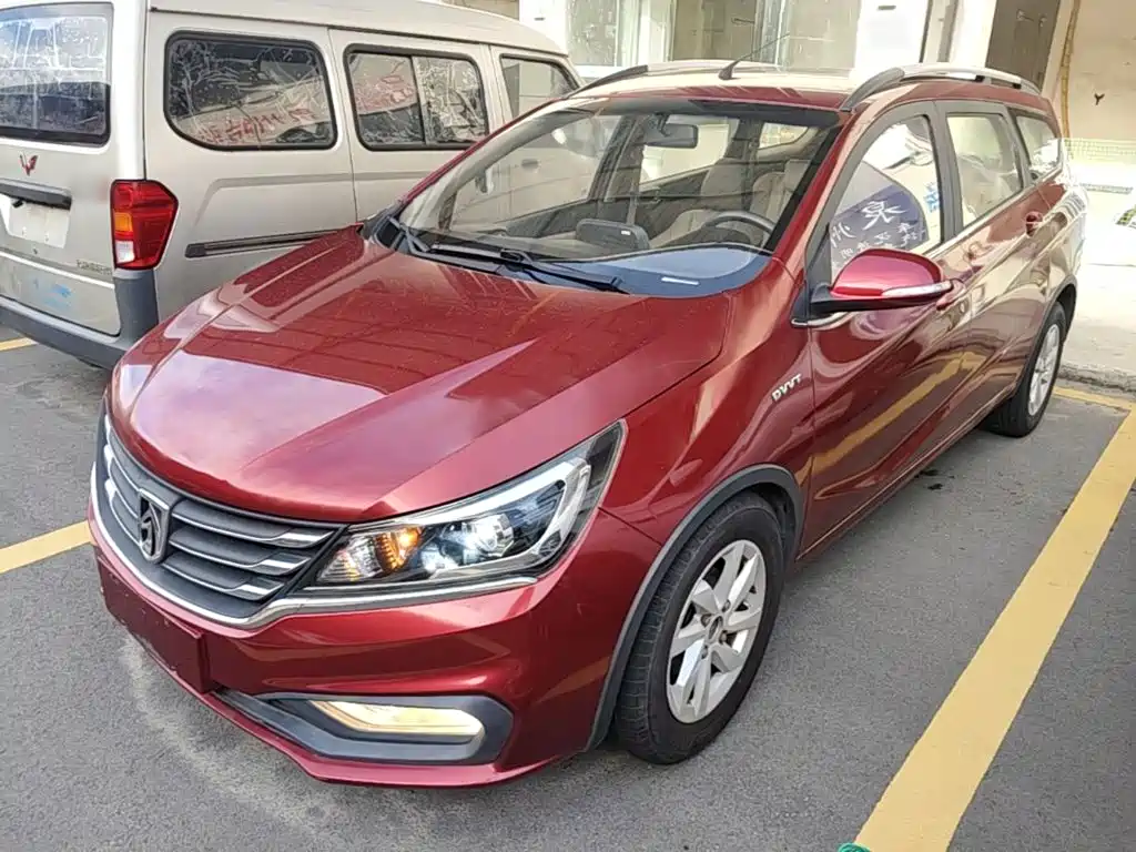 Baojun 310W 2018 2017 1.5L Manual Fashion Edition (China V)