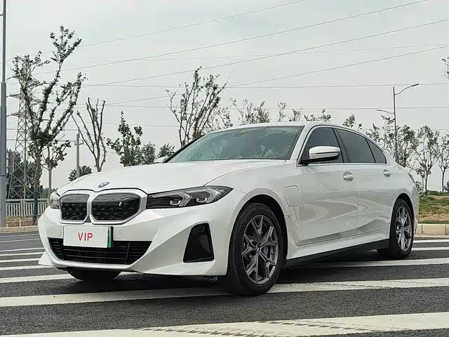 BMW i3 2023