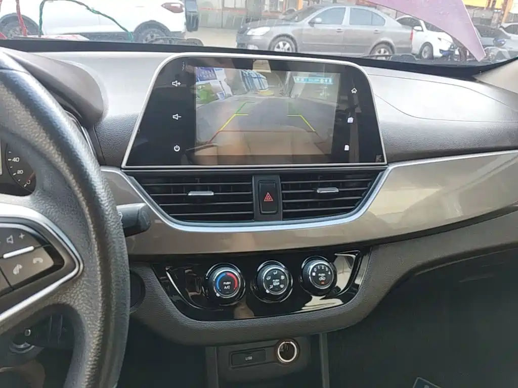 Baojun 310W 2018 2017 1.5L Manual Fashion Edition (China V)
