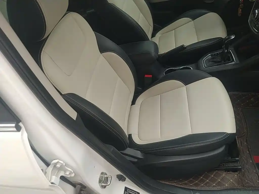 Photo 25 - Changan CS35