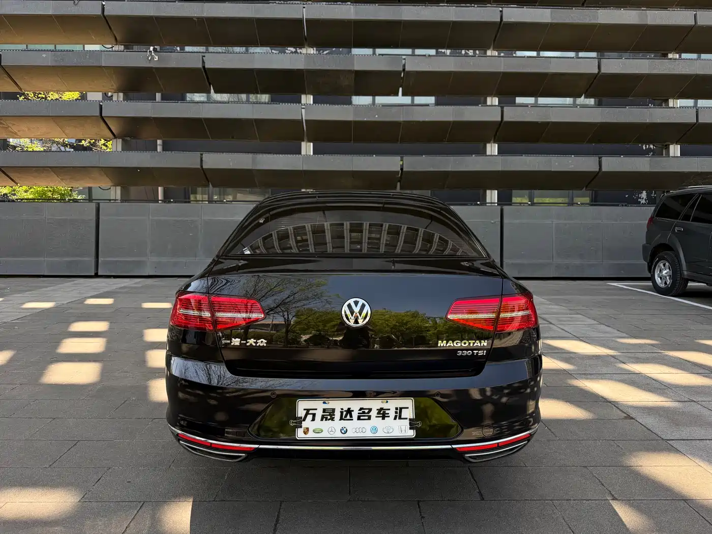Volkswagen Magotan 2018 Facelift 330TSI DSG Luxury фото 5