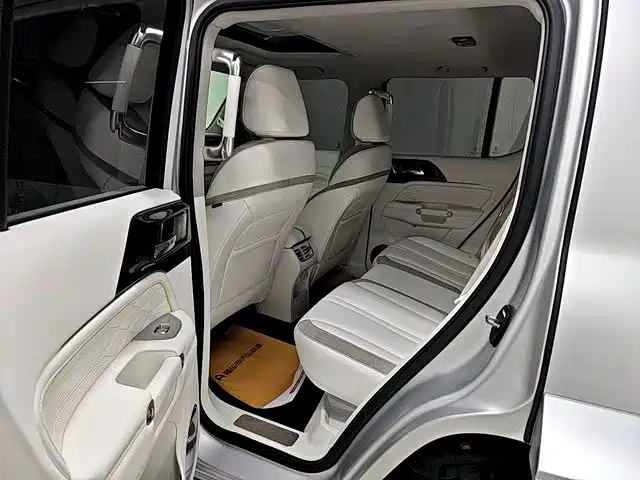 TANK CO CREATION TANK 300