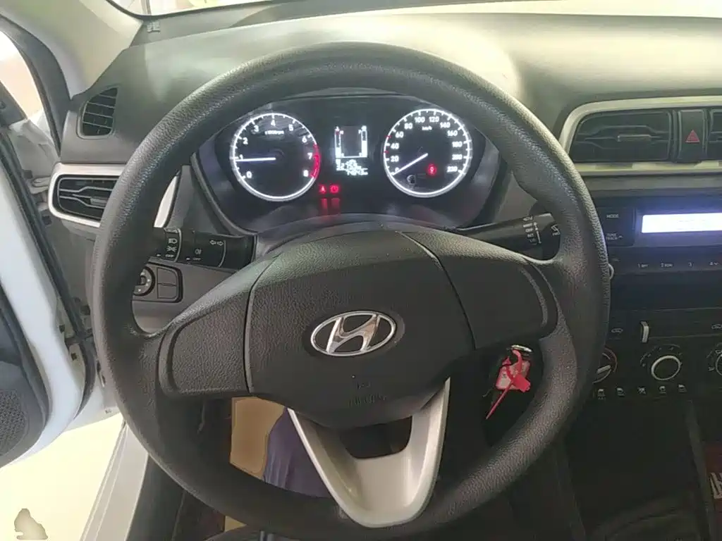 Hyundai Verna 2019 2017 1.4L Manual Renewal Edition China VI