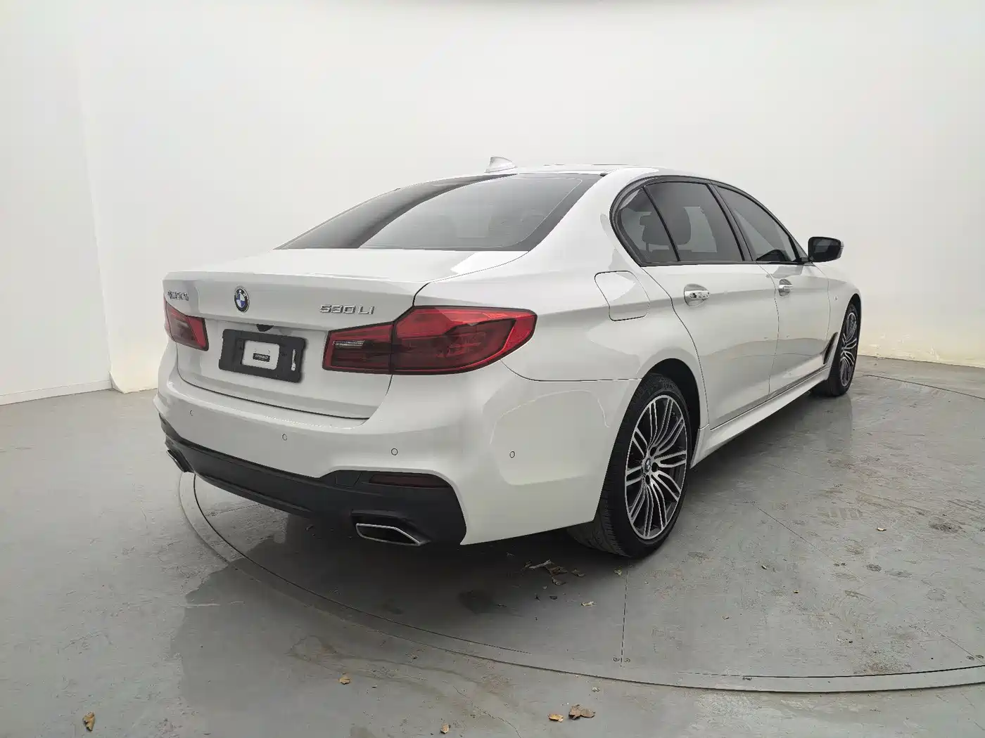 BMW 5 Series 2018 530Li Premium M Sport Package фото 8