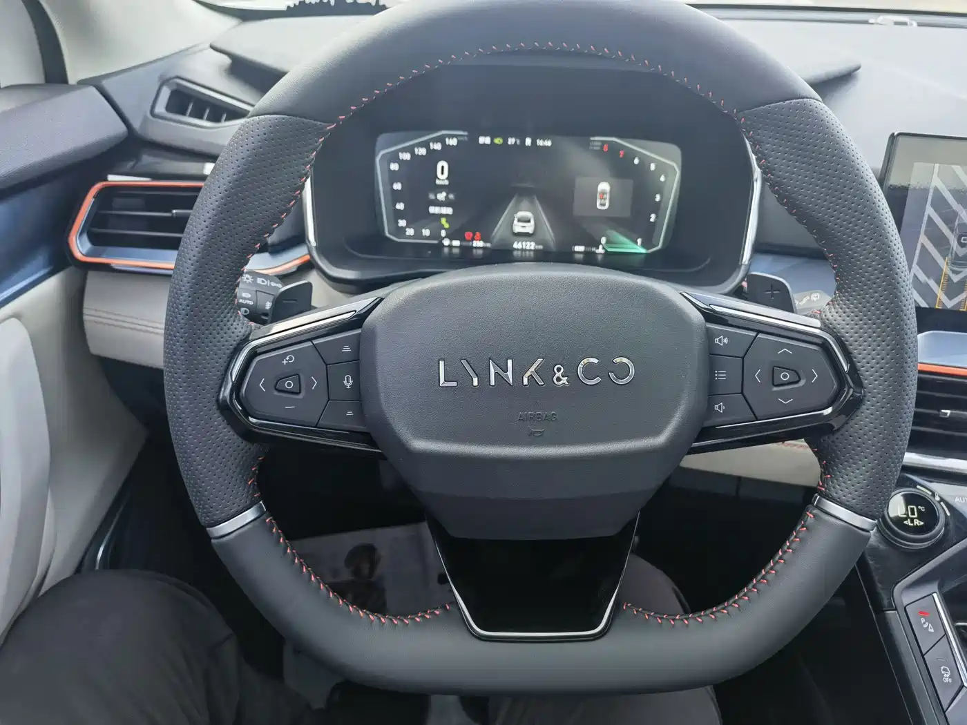 Lynk & Co 06 2020 1.5T Halo фото 16