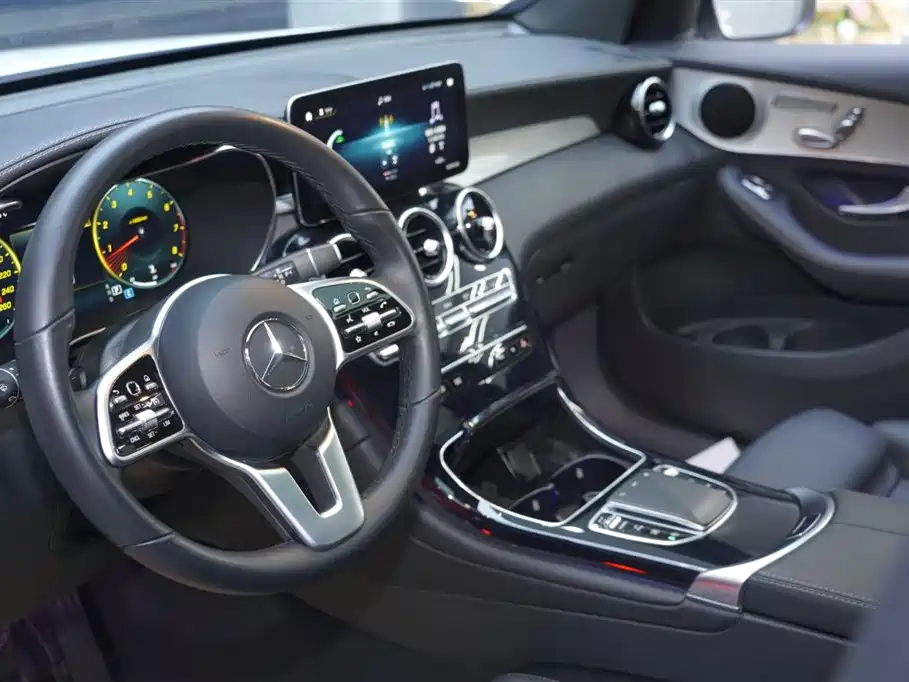 Mercedes-Benz GLC Coupe 2020 GLC 260 4MATIC Coupe SUV фото 7