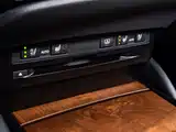 Photo 18 - Lexus ES