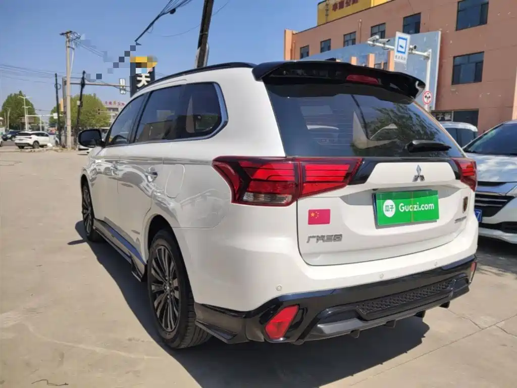 Mitsubishi Outlander 2021 2.4L 4WD Yaodong Edition 5-seater фото 5