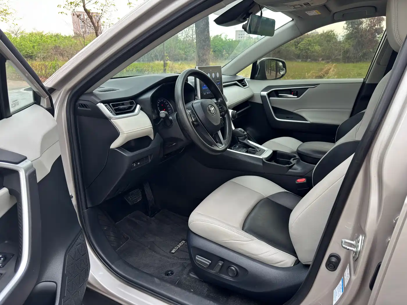 Toyota Wildlander 2020 2.0L CVT AWD Luxury Edition фото 5