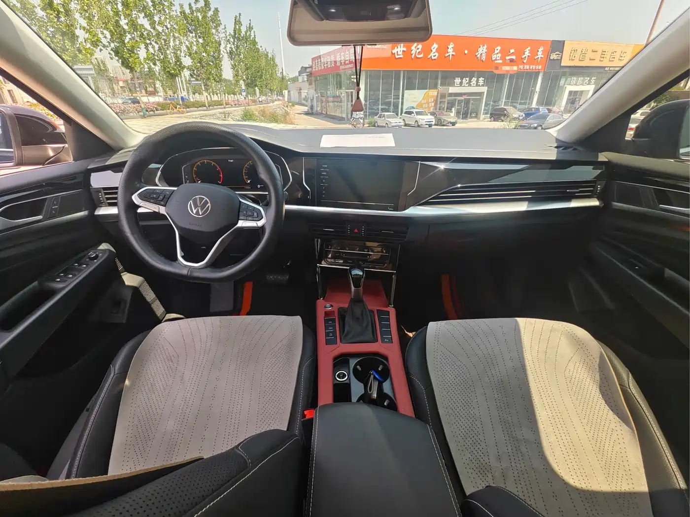 Volkswagen Passat 2025 Outstanding 330TSI Starlight Elite Edition фото 6