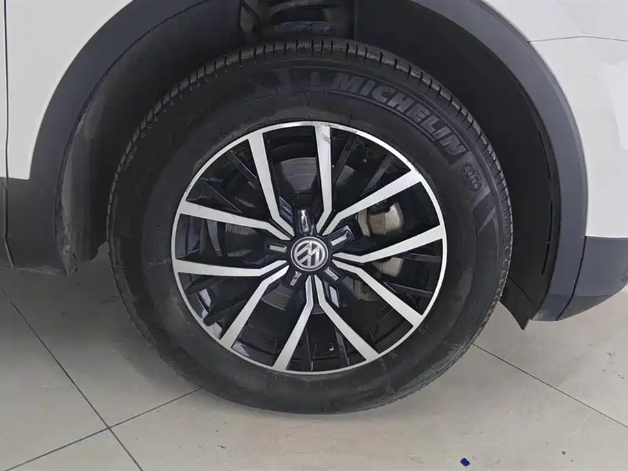 Volkswagen Tiguan L 2017 330TSI Automatic 2WD Luxury Edition фото 6