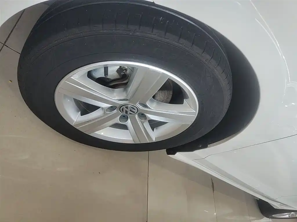 Volkswagen Lamando 2017 230TSI DSG Trend Edition фото 23