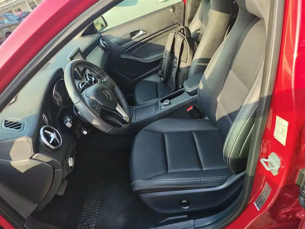 Mercedes-Benz GLA 2015 GLA 200 Fashion фото 12