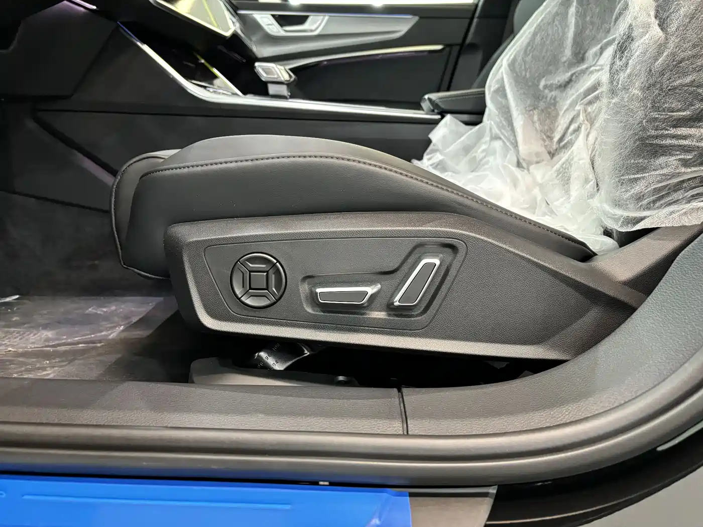 Audi A6L 2025 Model Year Facelift 40 TFSI Luxury Sport фото 23